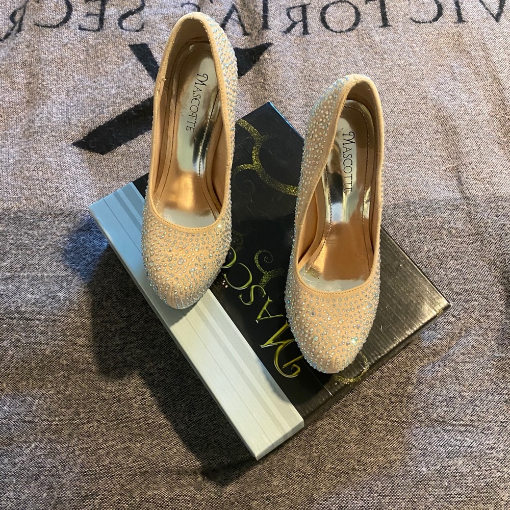 Mascotte rhinestone nude platform pump / heel